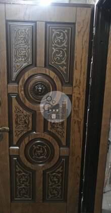 внутренняя сторона двери с массивом дерева